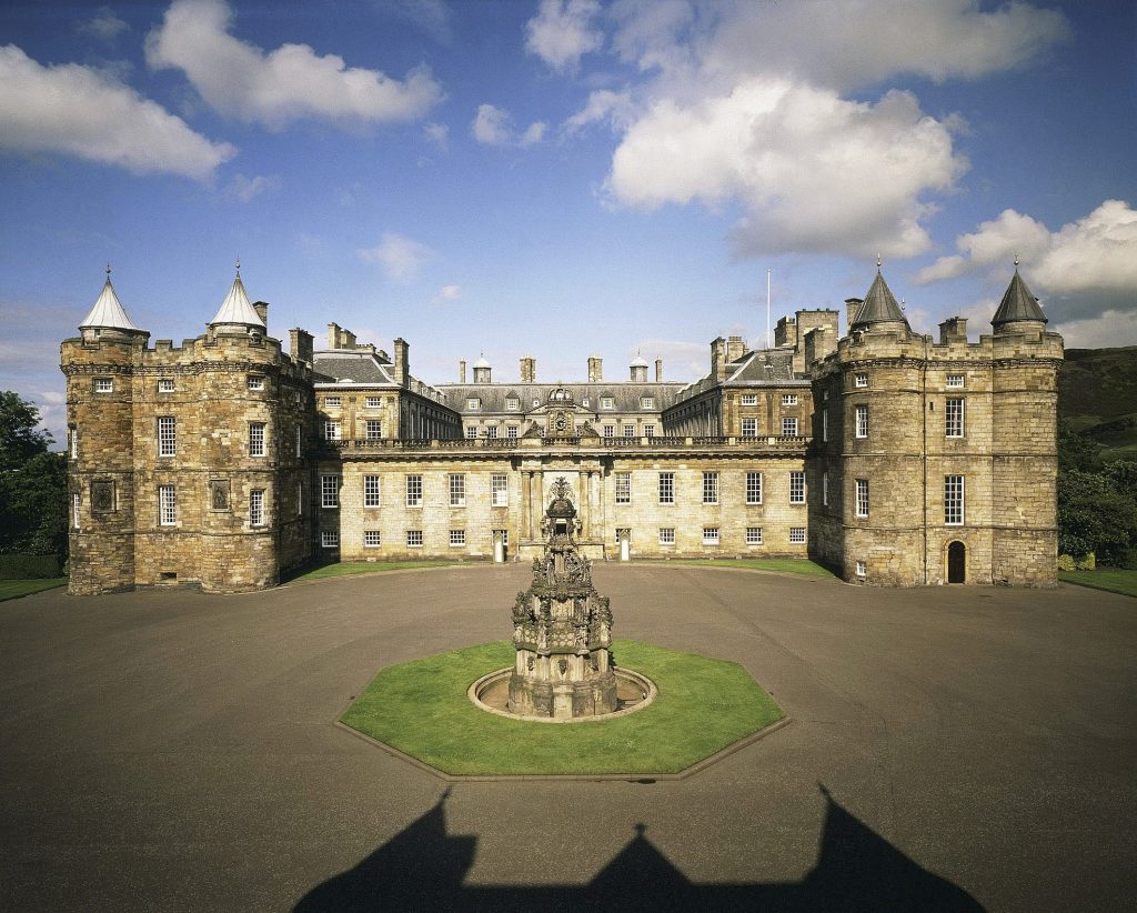 Exploring Holyrood Palace - Essential Safety Tips to Follow