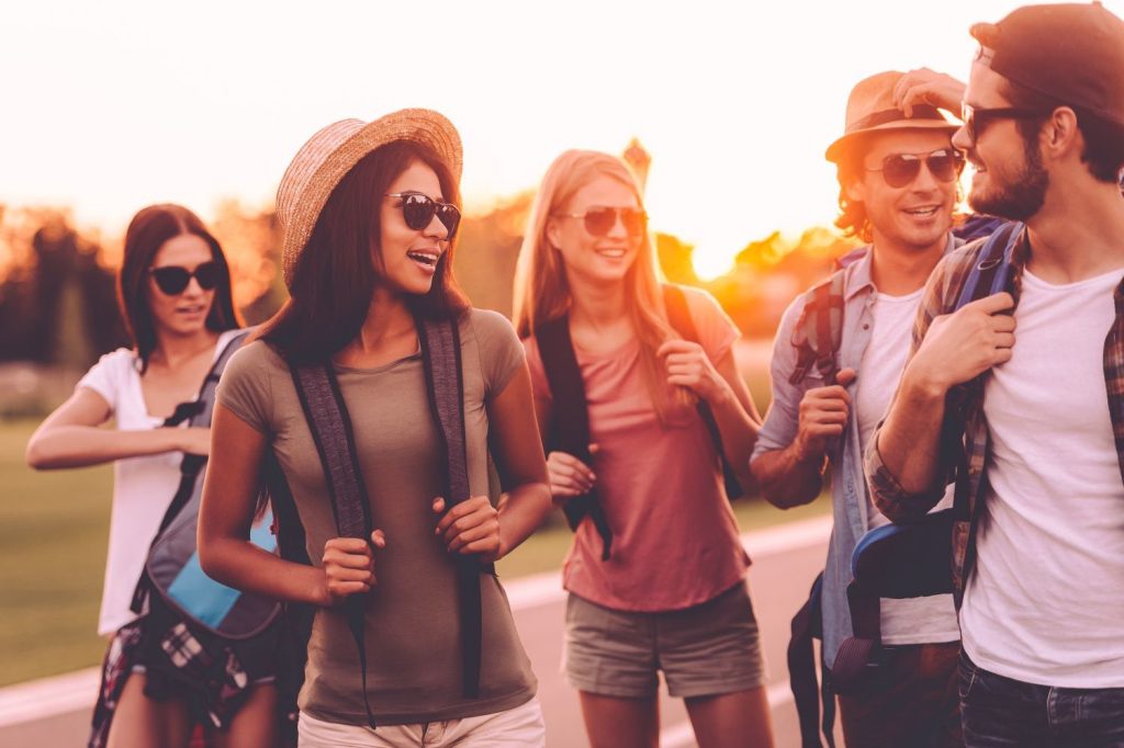 A solo travel connecting with other travellers to enhance experience 